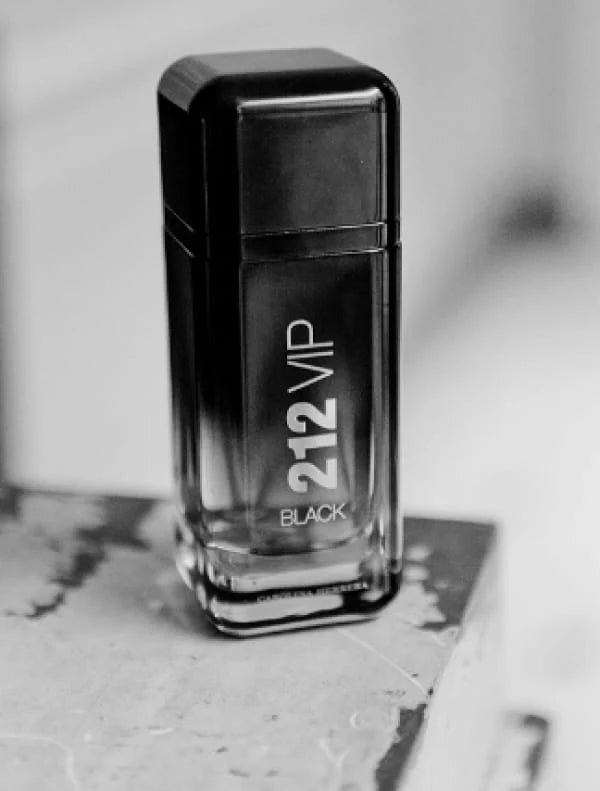 CAROLINA HERRERAA 212 NEW YORK VIP BLACK
