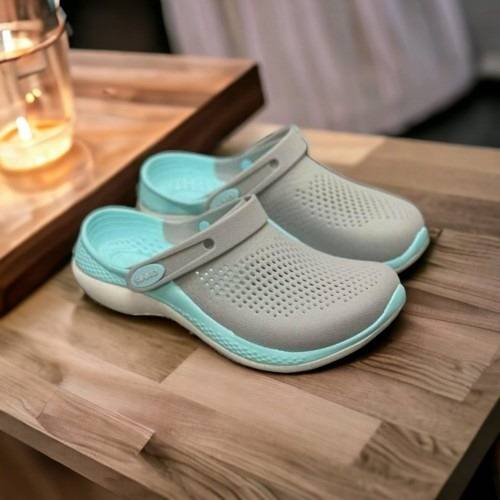 UNISEX CROCS LIGHT RIDE CLOGS SANDAL SKY GREY